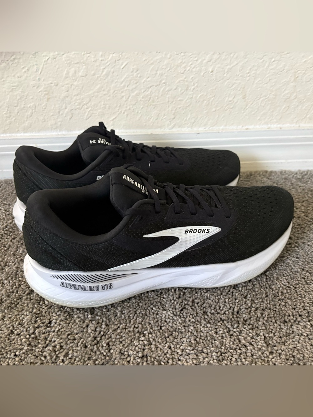 Brooks Adrenaline 24 GTS Size 13